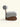 Poltrona Pavia com curva do encosto e base em cinamomo âmbar. off white #cor_off-white