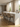 Banqueta Brooklyn estofada em courino sintético PU Fendi #cor_fendi