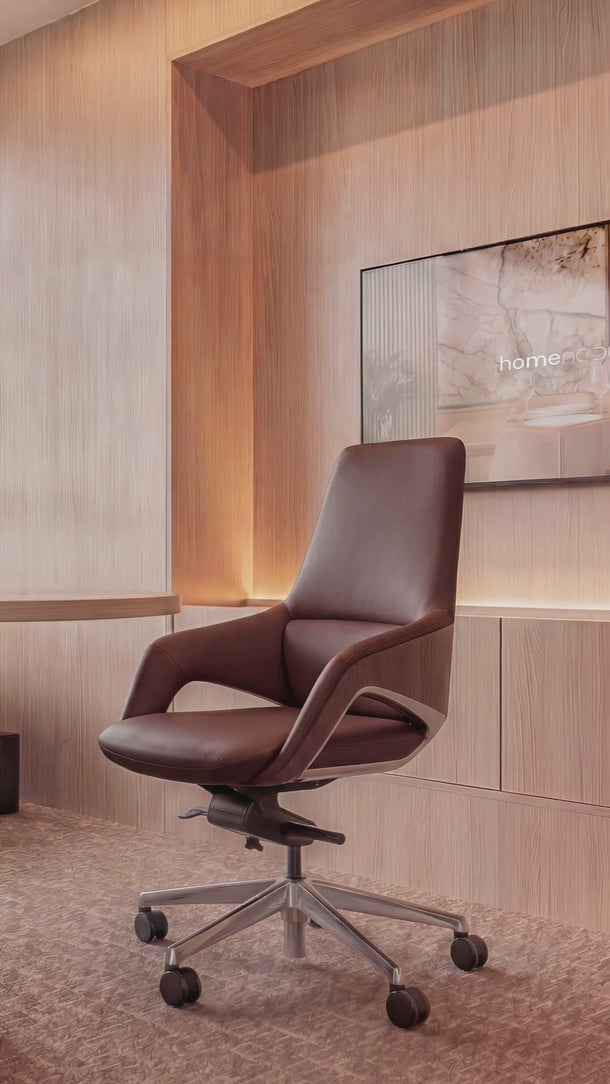 Cadeira De Escritório Davos Diretor em couro natural italiano com mecanismo relax e certificação NR-17 marrom #cor_marrom