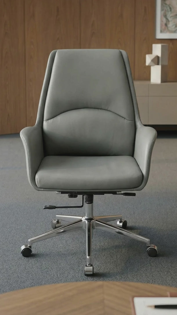 Cadeira De Escritório Monaco Diretor em courino sintético PU com função relax e pistão classe 3. Cinza #cor_cinza