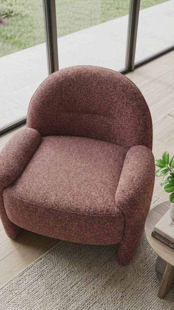 Poltrona Trieste estofada em tecido. vermelho #cor_vermelho