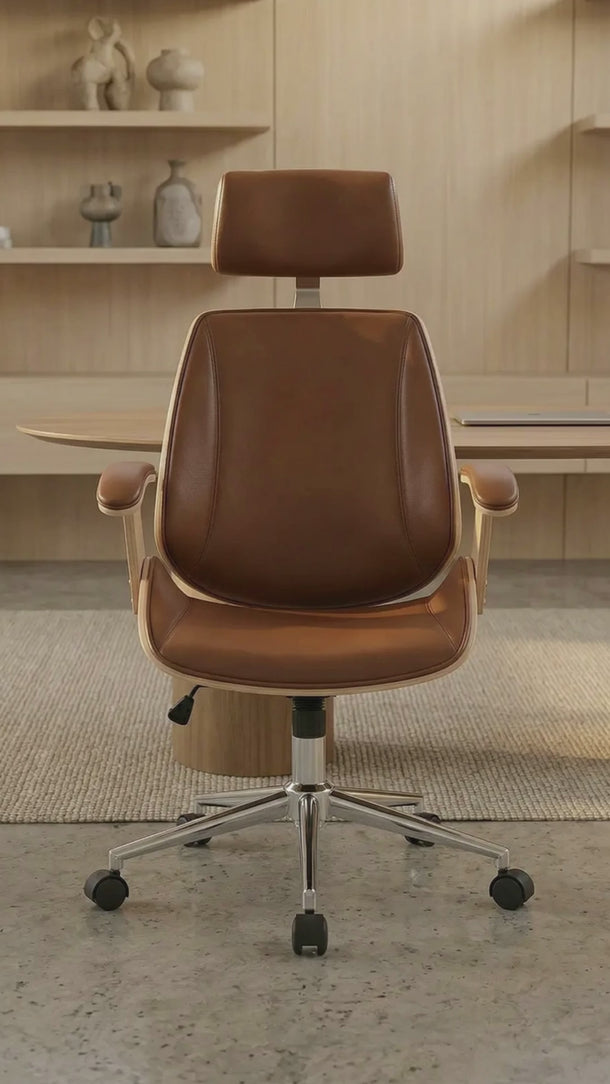 Cadeira De Escritório Paris Natural Presidente em courino sintético PU com função relax e pistão classe 3. Marrom #cor_marrom