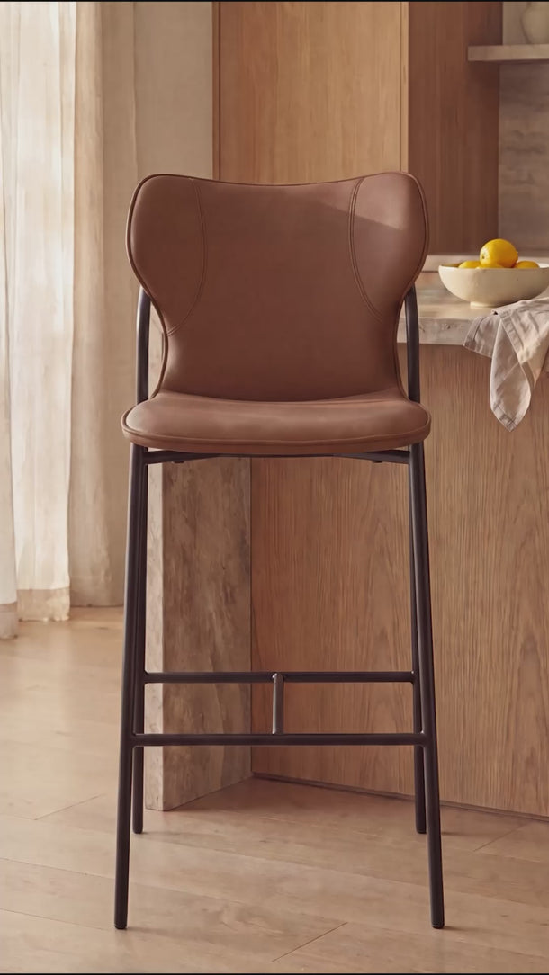 Banqueta Brooklyn estofada em courino sintético PU Marrom #cor_marrom