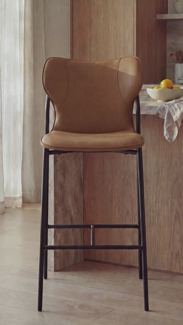 Banqueta Brooklyn estofada em courino sintético PU Caramelo #cor_caramelo