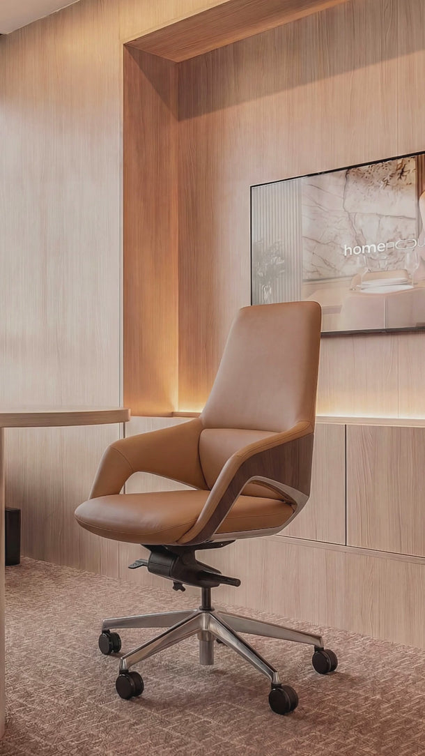 Cadeira De Escritório Davos Diretor em couro natural italiano com mecanismo relax e certificação NR-17 caramelo #cor_caramelo
